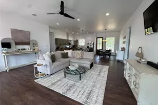 1353 Red Town Rd, Elgin, TX 78621 - Photo 11