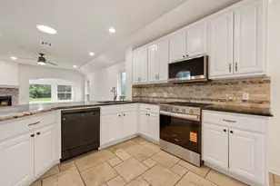 8113 Campeche Bay Pl, Round Rock, TX 78681 - Photo 7