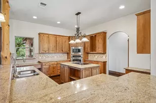290 Miss Donna Ln, Dripping Springs, TX 78620 - Photo 7