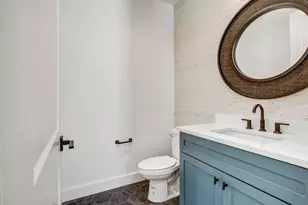 4127 E 12th St, Austin, TX 78721 - Photo 9