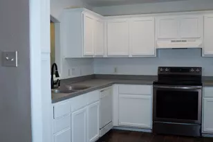 2846 Wyoming St, San Antonio, TX 78203 - Photo 13