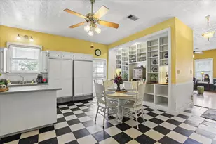 504 S Main St, Lockhart, TX 78644 - Photo 9