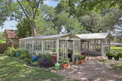 504 S Main Street, Lockhart, TX 78644 - Photo 31