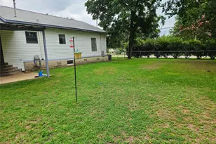 1206 W 8th St, Caldwell, TX 77836 - Photo 33