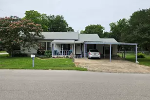 1206 W 8th St, Caldwell, TX 77836 - Photo 1