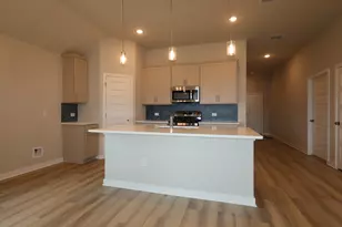 4712 Lava Is Dr, Austin, TX 78747 - Photo 5