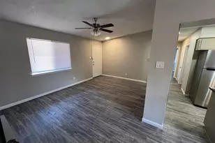 8902 Little Walnut Pkwy, Austin, TX 78758 - Photo 5