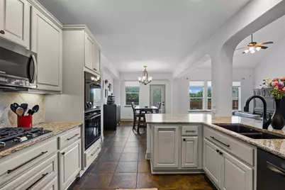 8000 Alophia Drive, Austin, TX 78739 - Photo 3