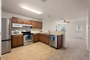 311 Phillips St, Hutto, TX 78634 - Photo 7