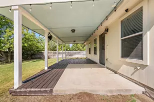 311 Phillips St, Hutto, TX 78634 - Photo 33