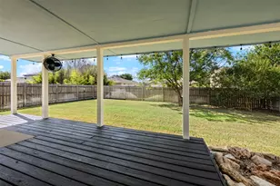 311 Phillips St, Hutto, TX 78634 - Photo 31