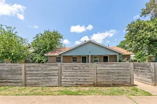 2011 E Stassney Ln, Austin, TX 78744 - Photo 3
