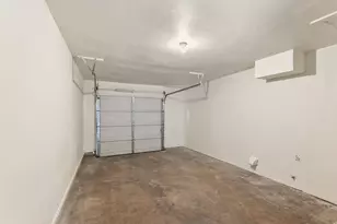 2011 E Stassney Ln, Austin, TX 78744 - Photo 15