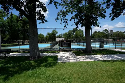 1704 N Houston Avenue, Cameron, TX 76520 - Photo 35