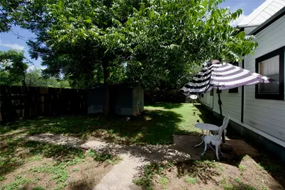 1704 N Houston Avenue, Cameron, TX 76520 - Photo 27