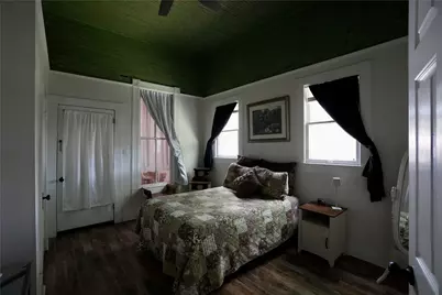 1704 N Houston Avenue, Cameron, TX 76520 - Photo 17