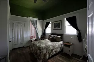 1704 N Houston Ave, Cameron, TX 76520 - Photo 17
