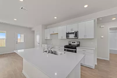 129 Raymondville Path, San Marcos, TX 78666 - Photo 13