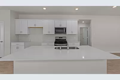 129 Raymondville Path, San Marcos, TX 78666 - Photo 11