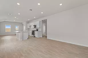 129 Raymondville Path, San Marcos, TX 78666 - Photo 5