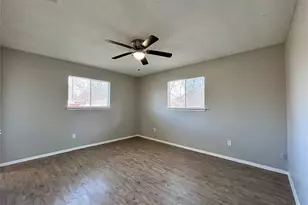 10409 Golden Meadow Dr, Austin, TX 78758 - Photo 11