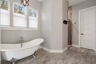 6601 North Lakewoods Dr, Georgetown, TX 78633 - Photo 21