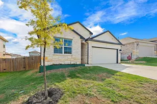 142 Solitude Dr, San Marcos, TX 78666 - Photo 1