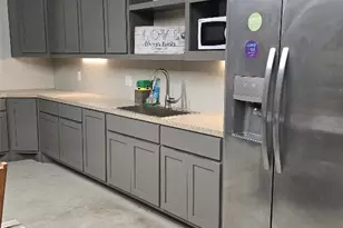 622 W 7th St, Taylor, TX 76574 - Photo 35