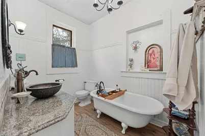 622 W 7th Street, Taylor, TX 76574 - Photo 19