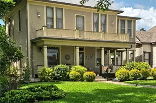 622 W 7th St, Taylor, TX 76574 - Photo 1