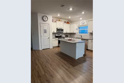108 Esparza Drive, Bastrop, TX 78602 - Photo 5
