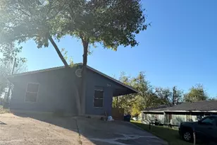 511 Central Ave, Elgin, TX 78621 - Photo 1