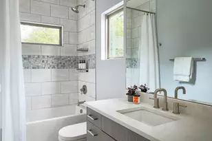 1193 E M. Franklin Ave, Austin, TX 78721 - Photo 15