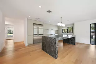 8900 Point W Dr, Austin, TX 78759 - Photo 17