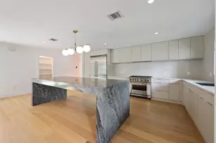 8900 Point W Dr, Austin, TX 78759 - Photo 13