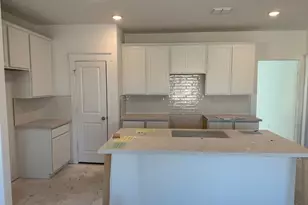 120 Lonely Lobo Dr, Jarrell, TX 76537 - Photo 3