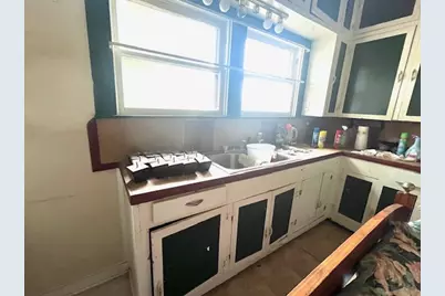 206 Hinton Street, Three Rivers, TX 78071 - Photo 15