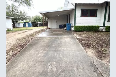 206 Hinton Street, Three Rivers, TX 78071 - Photo 3