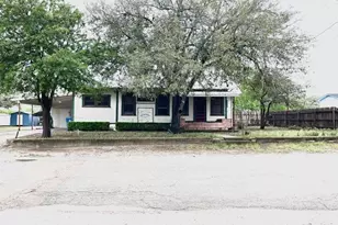 206 Hinton St, Three Rivers, TX 78071 - Photo 1
