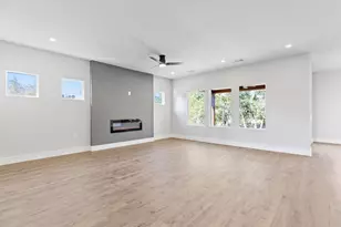 320 Kahana Ln, Bastrop, TX 78602 - Photo 5