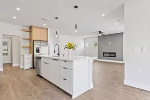 320 Kahana Ln, Bastrop, TX 78602 - Photo 11