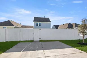 153 Daylily Dr, Elgin, TX 78621 - Photo 33