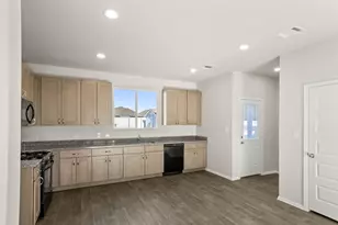 153 Daylily Dr, Elgin, TX 78621 - Photo 21