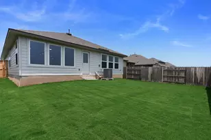 13701 Tucker Hedge Pass, Elgin, TX 78621 - Photo 19