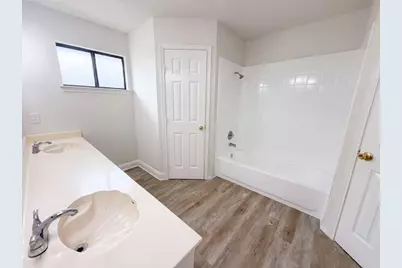 16207 Parkway Drive, Pflugerville, TX 78660 - Photo 9