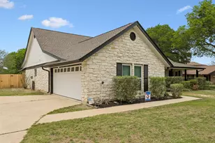 114 Cedar Dr, Mountain City, TX 78610 - Photo 3