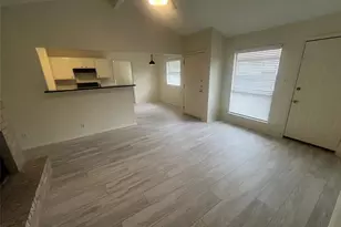 807 Lloyd Ln, Elgin, TX 78621 - Photo 5
