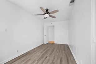 610 Eastview Dr, Georgetown, TX 78626 - Photo 17