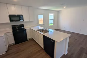 583 Commander Abbott Dr, Jarrell, TX 76537 - Photo 7