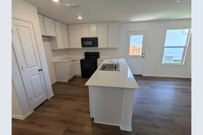 583 Commander Abbott Drive, Jarrell, TX 76537 - Photo 5